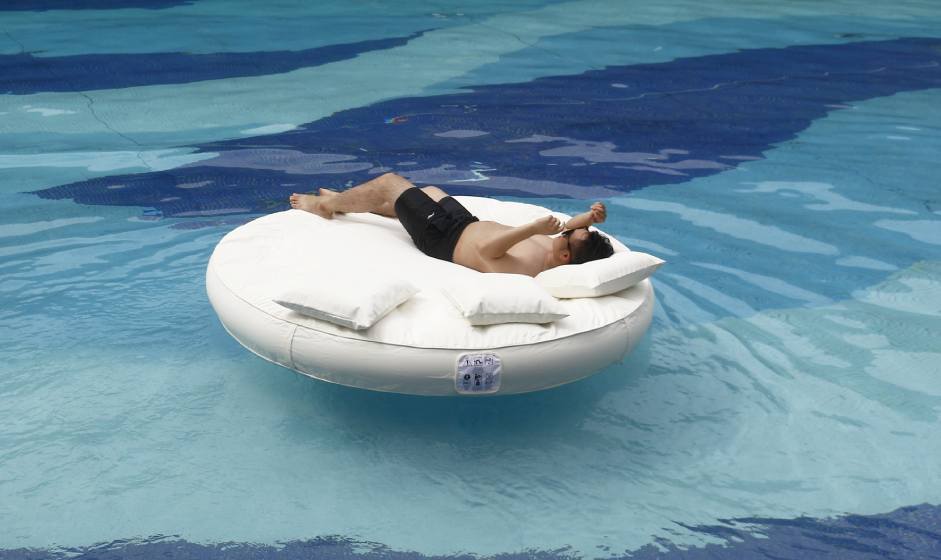 The Rise of High-End Inflatable Sun Loungers and Luxury Pool Floats